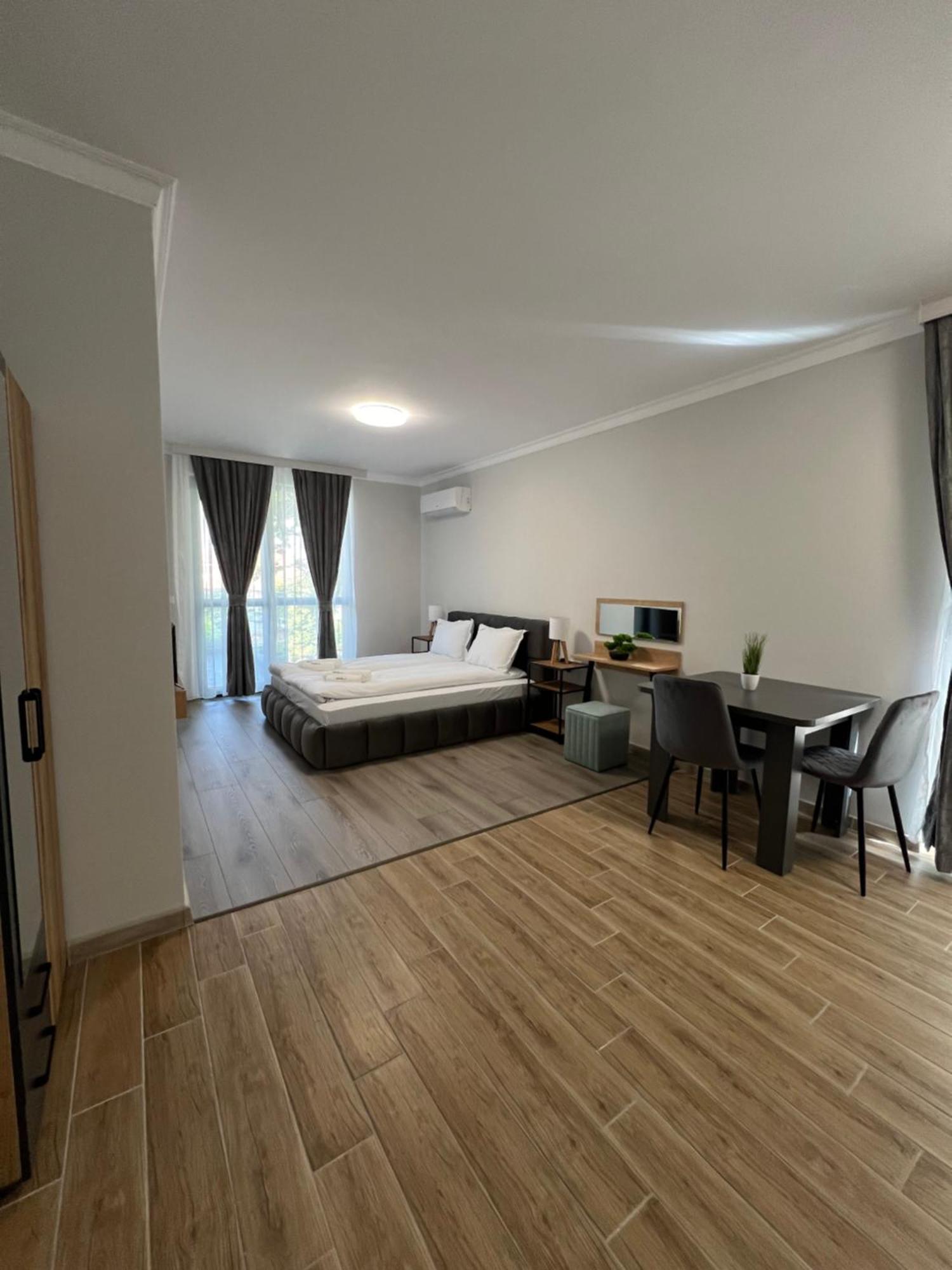 Green Park Apartments And Rooms For Guests Асеновград Экстерьер фото