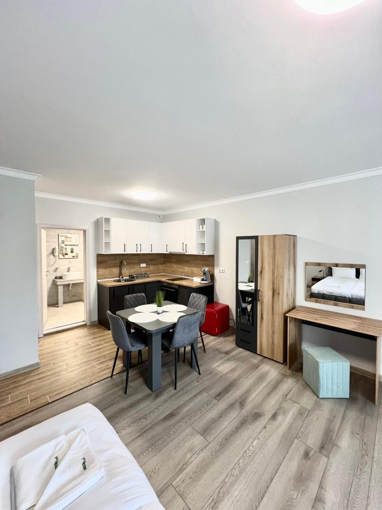 Green Park Apartments And Rooms For Guests Асеновград Экстерьер фото